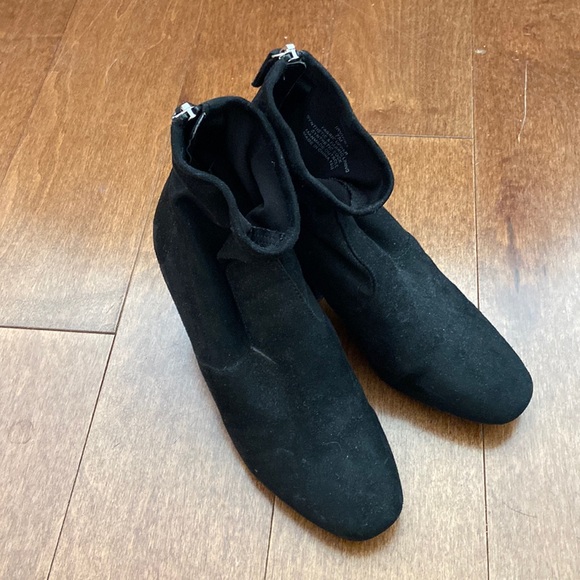 Black heeled boots - Picture 1 of 2